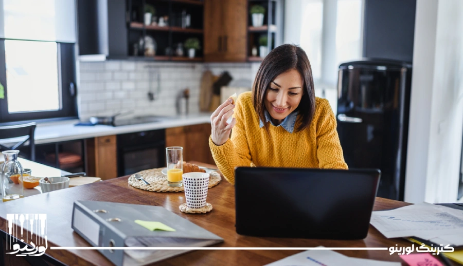 انتخاب صبحانه برای سرکار ؛ آغازی برای یک روز پر انرژی 2 women with breakfast for work